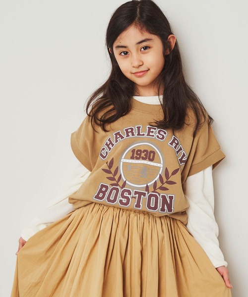 ＆yam（アンドヤム）の「USA裏毛オーバーサイズサイドスリットカレッジロングベスト（ベスト・キッズ・ホワイト/ブラック/ブルー/ベージュ・130-140cm/150-160cm/140-150cm/120-130cm/110-120cm）」の4枚目の写真