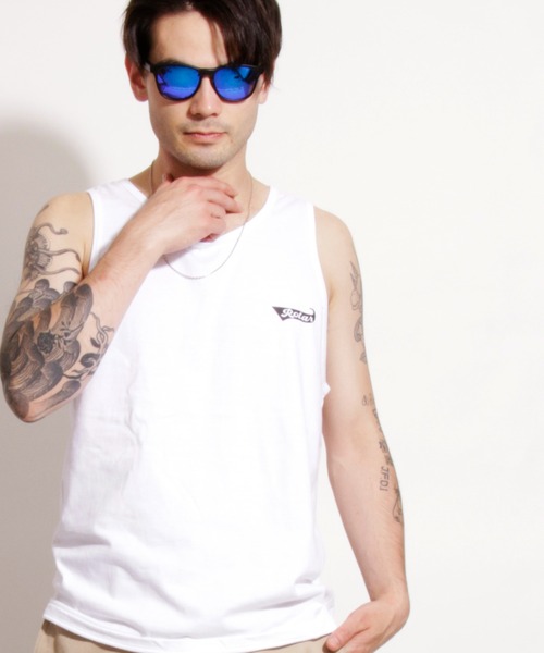 ROTAR(ローター)の「Ribbon LOGO 1p Tank ワンポイント ロゴ タンクトップ(タンクトップ・メンズ・ホワイト/ブラック/ネイビー・MEDIUM/LARGE/X-LARGE)」の2枚目の写真
