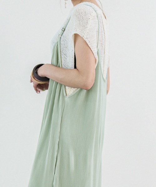 La-gemme(ラジェム)の「カットオフプリーツサロペット(サロペット/オーバーオール・レディース・ブラック/ブラウン/ピンク/ミント/グレイッシュベージュ・M/L)」の19枚目の写真