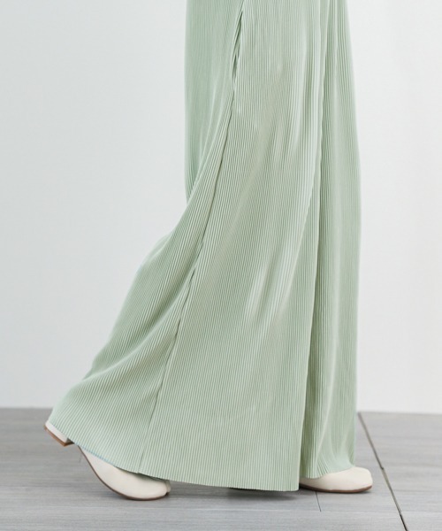 La-gemme(ラジェム)の「カットオフプリーツサロペット(サロペット/オーバーオール・レディース・ブラック/ブラウン/ピンク/ミント/グレイッシュベージュ・M/L)」の20枚目の写真