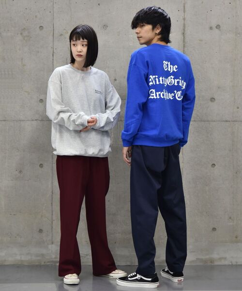 SHIPS(シップス)の「THE NITTY GRITTY ARCHIVE CITY: オールドイングリッシュ ロゴ スウェット(スウェット・メンズ・ライトグレー/ブルー/グリーン・MEDIUM/LARGE/X-LARGE)」の6枚目の写真