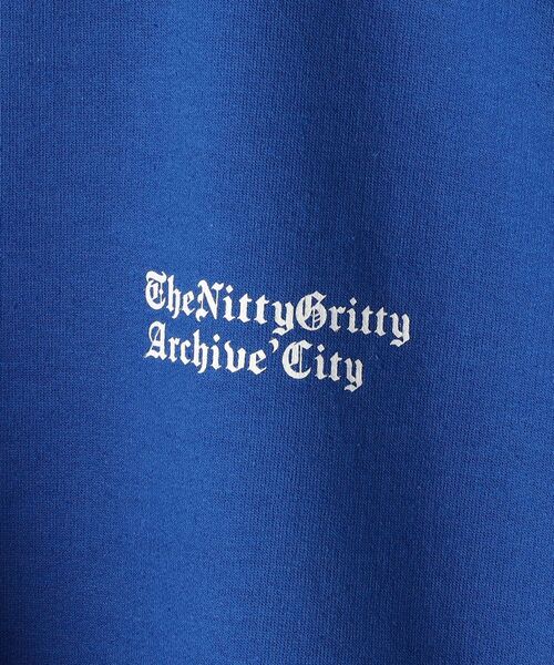 SHIPS(シップス)の「THE NITTY GRITTY ARCHIVE CITY: オールドイングリッシュ ロゴ スウェット(スウェット・メンズ・ライトグレー/ブルー/グリーン・MEDIUM/LARGE/X-LARGE)」の11枚目の写真