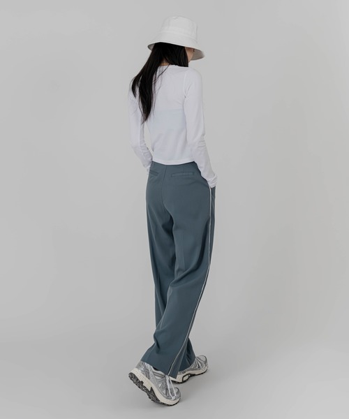 FOLLOWIN（フォロウィン）の「[FLW MADE]ハイウエストサイドラインワイドスラックス（スラックス・レディース・ブラック/ベージュ/グレー/ブルー・SMALL/MEDIUM）」の22枚目の写真