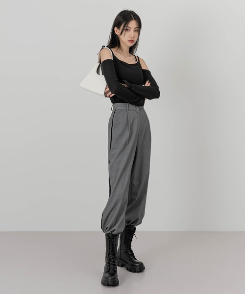 FOLLOWIN（フォロウィン）の「[FLW MADE]ハイウエストサイドラインワイドスラックス（スラックス・レディース・ブラック/ベージュ/グレー/ブルー・SMALL/MEDIUM）」の7枚目の写真