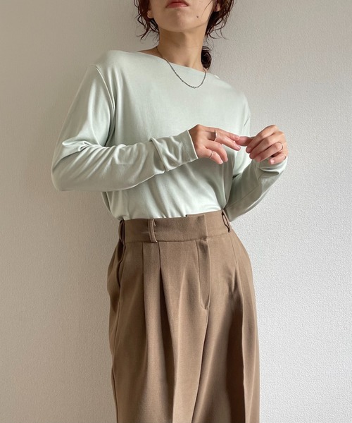 wee9s(ウィークス)の「smooth touch daily tee / ボートネックスムースタッチデイリーティーシャツ(Tシャツ/カットソー・レディース・スカイブルー/ブラック/ベージュ/ネイビー/アイボリー/ミント・FREE)」の4枚目の写真