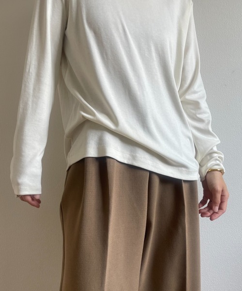 wee9s(ウィークス)の「smooth touch daily tee / ボートネックスムースタッチデイリーティーシャツ(Tシャツ/カットソー・レディース・スカイブルー/ブラック/ベージュ/ネイビー/アイボリー/ミント・FREE)」の14枚目の写真