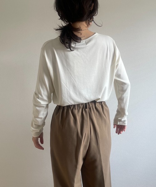wee9s(ウィークス)の「smooth touch daily tee / ボートネックスムースタッチデイリーティーシャツ(Tシャツ/カットソー・レディース・スカイブルー/ブラック/ベージュ/ネイビー/アイボリー/ミント・FREE)」の9枚目の写真