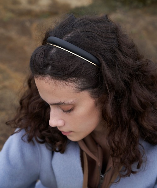 AKTE（アクテ）の「メタルスリムカチューシャ（カチューシャ・レディース・ゴールド・FREE）」の3枚目の写真