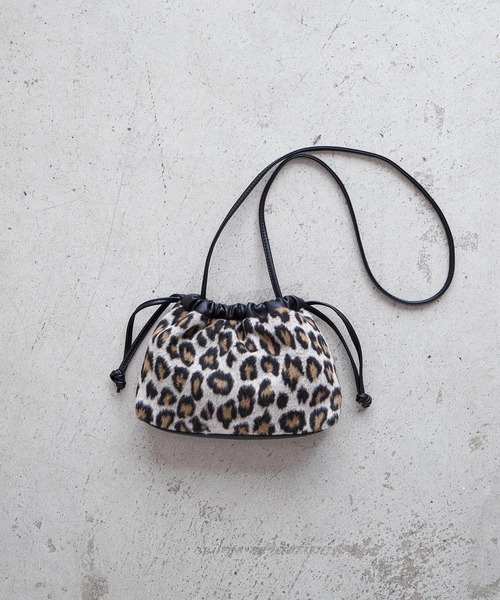 EFOLE（エフォル）の「アニマル コンビ 巾着 ショルダーバッグ（ショルダーバッグ・レディース・ブラック/ベージュ・FREE）」の9枚目の写真