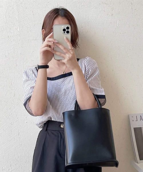 shopnikoniko（ショップニコニコ）の「巾着付き ハンドバッグ（ハンドバッグ・レディース・ベージュ/ブラック/ブラウン/ホワイト/ワイン・フリー）」の2枚目の写真