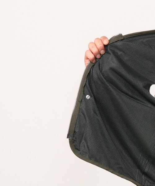 ８(eight)（エイト）の「WORLDLIVLET マルチポケットベスト（ベスト・メンズ・カーキ/ブラック・MEDIUM/X-LARGE/LARGE）」の5枚目の写真