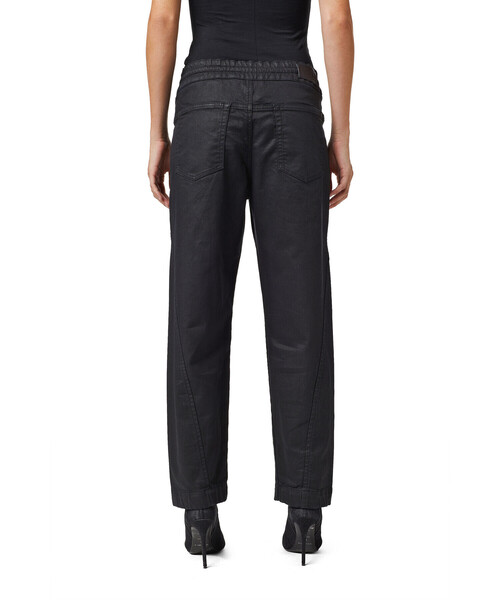 DIESEL（ディーゼル）の「DIESEL FW21 サステナブル デニム レディース  ジョグジーンズ ブラックデニム ボーイフレンド コーティング（デニムパンツ・レディース・ブラック・25inch/23inch/29inch/27inch/31inch）」の2枚目の写真