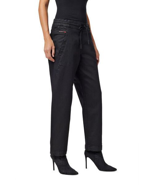 DIESEL（ディーゼル）の「DIESEL FW21 サステナブル デニム レディース  ジョグジーンズ ブラックデニム ボーイフレンド コーティング（デニムパンツ・レディース・ブラック・25inch/23inch/29inch/27inch/31inch）」の8枚目の写真