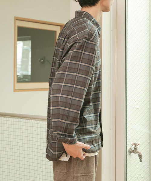 FORK&SPOON(フォークアンドスプーン)の「FORK&SPOON フライフロントネルシャツ(シャツ/ブラウス・メンズ・チャコールグレー/ホワイト系その他/グレー系その他・4/5)」の16枚目の写真