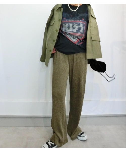 ulu(ウル)の「Crash velor pleated wide pants(その他パンツ・レディース・カーキ・FREE)」の7枚目の写真