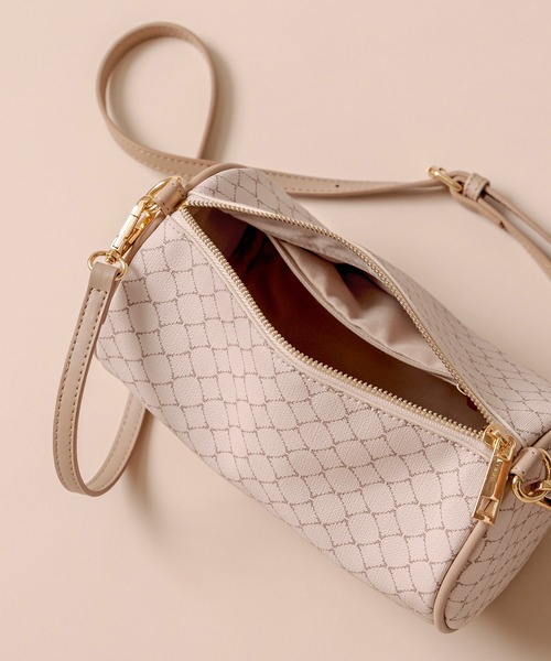 OLIVE des OLIVE（オリーブデオリーブ）の「ポーチ付バレルバッグ（ショルダーバッグ・レディース・ホワイト/ベージュ/オフホワイト・FREE）」の9枚目の写真