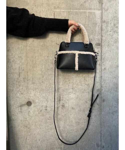 EMODA(エモダ)の「フェイクムートンバッグ(ショルダーバッグ・レディース・ブラック・FREE)」の13枚目の写真