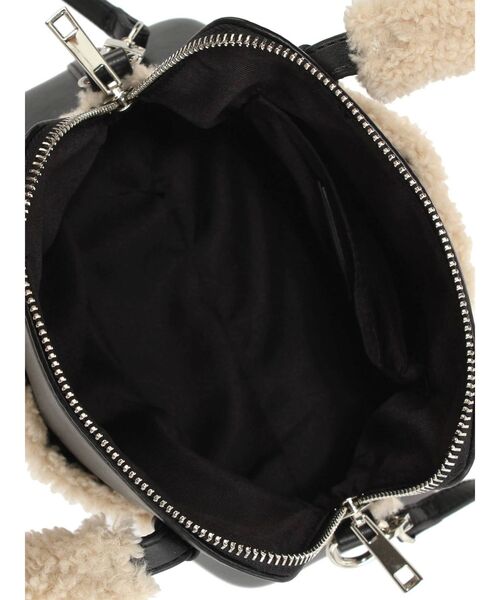 EMODA(エモダ)の「フェイクムートンバッグ(ショルダーバッグ・レディース・ブラック・FREE)」の8枚目の写真