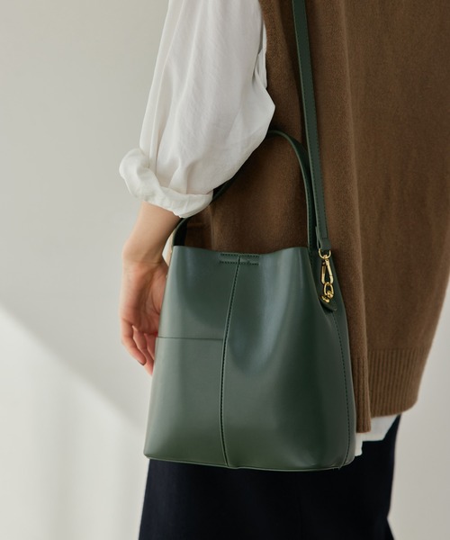 Edit Sheen(エディットシーン)の「ミドルバケットショルダーバッグ(ショルダーバッグ・レディース・ブラック/ベージュ/グリーン/モカ・FREE)」の4枚目の写真