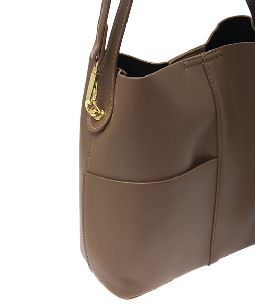 Edit Sheen(エディットシーン)の「ミドルバケットショルダーバッグ(ショルダーバッグ・レディース・ブラック/ベージュ/グリーン/モカ・FREE)」の16枚目の写真