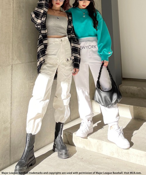 BACK TO THE FIELD(バック トゥー ザ フィールド)の「【MLB】ロゴカーゴパンツ(カーゴパンツ・レディース・オフホワイト/ブラック/カーキ・SMALL/MEDIUM)」の21枚目の写真