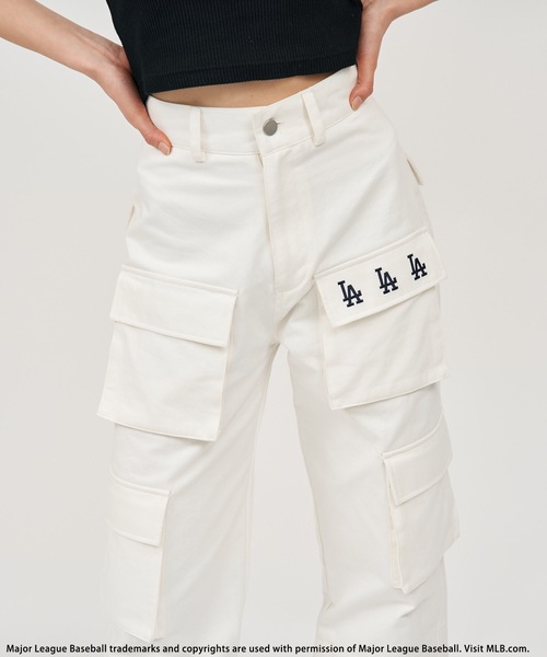 BACK TO THE FIELD(バック トゥー ザ フィールド)の「【MLB】ロゴカーゴパンツ(カーゴパンツ・レディース・オフホワイト/ブラック/カーキ・SMALL/MEDIUM)」の15枚目の写真