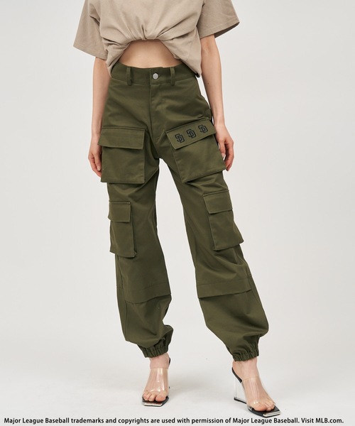 BACK TO THE FIELD(バック トゥー ザ フィールド)の「【MLB】ロゴカーゴパンツ(カーゴパンツ・レディース・オフホワイト/ブラック/カーキ・SMALL/MEDIUM)」の19枚目の写真