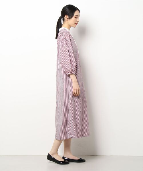 INCEDE（インシード）の「ストライプ バンドカラークレリックワンピース（シャツワンピース・レディース・ネイビー/レッド・LL/3L/M/L）」の4枚目の写真