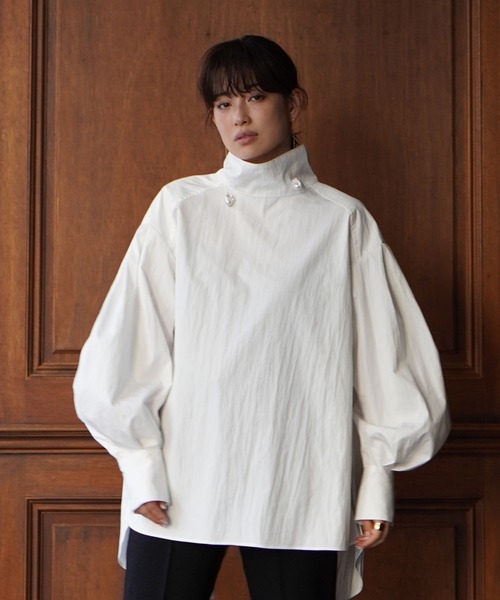 ETRE TOKYO  エトレトーキョー　バックスリットボリュームシャツ ETRE TOKYO（エトレトウキョウ）の「バックスリットボリュームシャツ