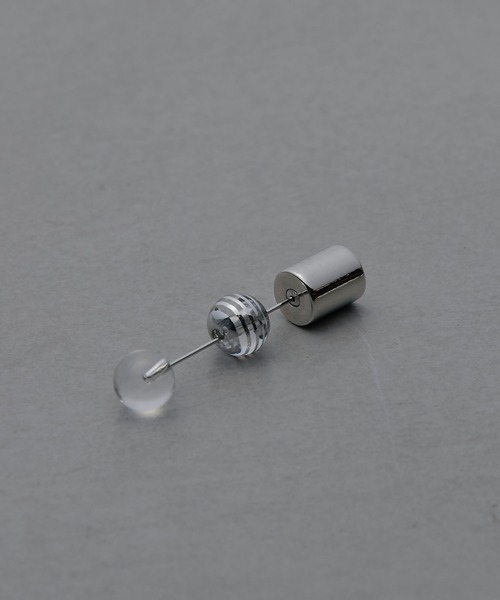 ear PAPILLONNER（イアパピヨネ）の「【WEB限定】縦直クリア玉ピアス（ピアス（片耳用）・レディース・ゴールド/シルバー・FREE）」の3枚目の写真