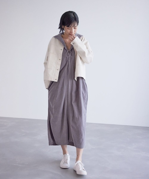 SALON adam et rope'（サロン アダム エ ロペ）の「カツラギストレッチフリンジネックブルゾン（ブルゾン・レディース・オフホワイト/チャコールグレー・FREE）」の16枚目の写真