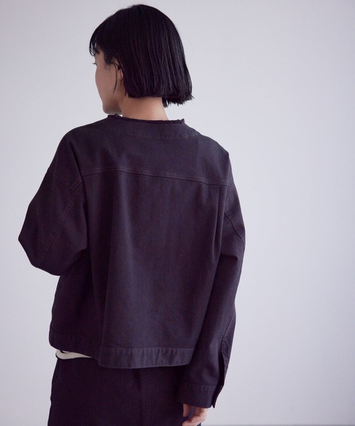 SALON adam et rope'（サロン アダム エ ロペ）の「カツラギストレッチフリンジネックブルゾン（ブルゾン・レディース・オフホワイト/チャコールグレー・FREE）」の17枚目の写真