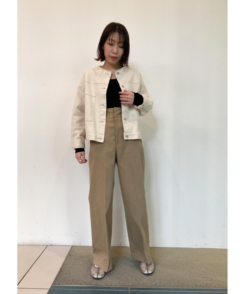 SALON adam et rope'（サロン アダム エ ロペ）の「カツラギストレッチフリンジネックブルゾン（ブルゾン・レディース・オフホワイト/チャコールグレー・FREE）」の9枚目の写真