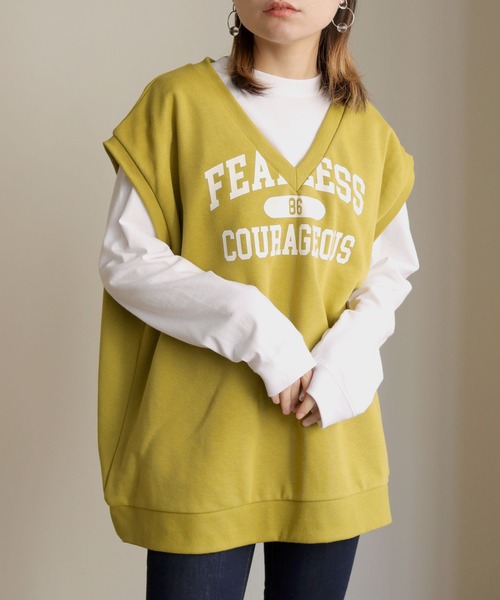 HER CLOSET(ハークローゼット)の「【shemoshelly】ユニフォームカレッジロゴ深Vネックカットソービッグベスト(ベスト・レディース・チャコールグレー/ブラック/ヘザーグレー/マスタード/モカ・M)」の8枚目の写真