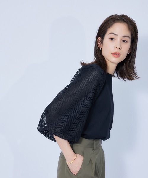 ROPE'（ロペ）の「カット×ラッセルレース  袖バルーンスリーブブラウス（Tシャツ/カットソー・レディース・ホワイト/ブラック/ダークブラウン・38）」の21枚目の写真