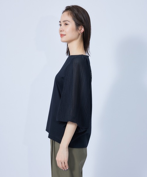 ROPE'（ロペ）の「カット×ラッセルレース  袖バルーンスリーブブラウス（Tシャツ/カットソー・レディース・ホワイト/ブラック/ダークブラウン・38）」の14枚目の写真