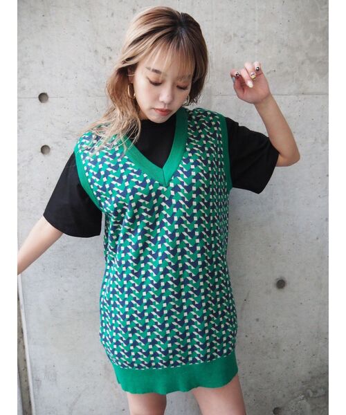 EVRIS（エヴリス）の「ジオメトリックパターンニットベスト（ニット/セーター・レディース・ブラック/ベージュ/グリーン・FREE）」の19枚目の写真