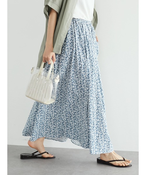 CRAFT STANDARD BOUTIQUE(クラフトスタンダードブティック)の「小花柄ギャザースカート *◆(スカート・レディース・ブラック/ブルー・FREE)」の7枚目の写真