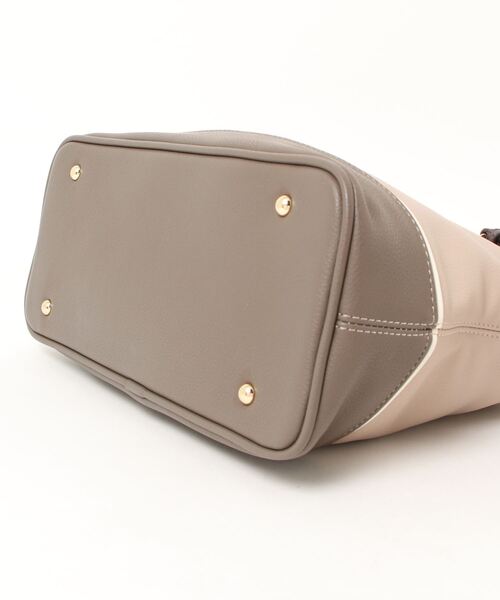 & chouette(アンドシュエット)の「ステッチハンドル ハンドバッグ(ハンドバッグ・レディース・ダークブルー/ブラック/オフホワイト/グレイッシュベージュ・FREE)」の5枚目の写真