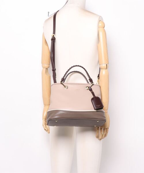 & chouette(アンドシュエット)の「ステッチハンドル ハンドバッグ(ハンドバッグ・レディース・ダークブルー/ブラック/オフホワイト/グレイッシュベージュ・FREE)」の7枚目の写真