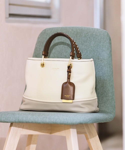 & chouette(アンドシュエット)の「ステッチハンドル ハンドバッグ(ハンドバッグ・レディース・ダークブルー/ブラック/オフホワイト/グレイッシュベージュ・FREE)」の2枚目の写真