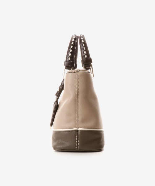 & chouette(アンドシュエット)の「ステッチハンドル ハンドバッグ(ハンドバッグ・レディース・ダークブルー/ブラック/オフホワイト/グレイッシュベージュ・FREE)」の20枚目の写真
