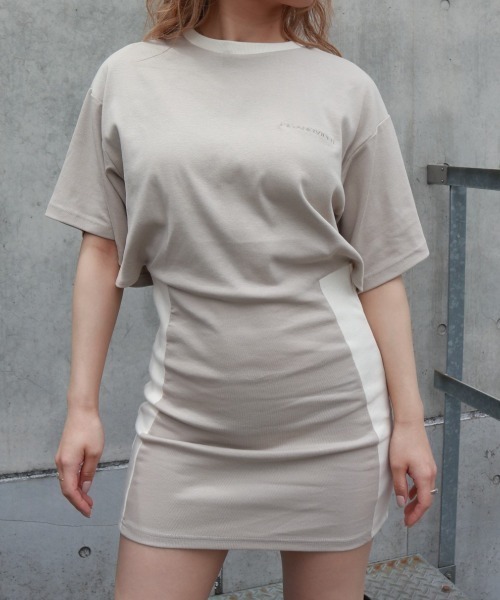 FIG&VIPER（フィグアンドバイパー）の「バックカットボディコンOP（ワンピース・レディース・ライトブルー/ブラック/ライトベージュ・FREE）」の2枚目の写真