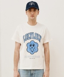 LOLYLOVELOLY（ロリーラブロリー）の「A'GEM/9 × .kom 『LOLYLOVELOLY/ロリーラブロリー』Happy T-shirt/カレッジ風 フロントデザイン Tシャツ（Tシャツ/カットソー）」