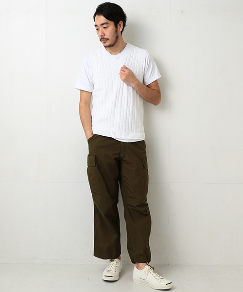 BEAMS PLUS(ビームスプラス)の「BEAMS PLUS / ケーブル ニットベスト(ベスト・メンズ・ホワイト/ケリー/ロイヤルブルー/ネイビー・MEDIUM/SMALL/LARGE)」の17枚目の写真