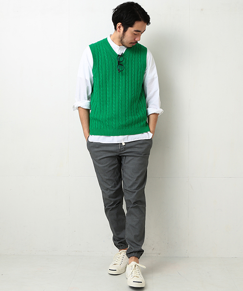 BEAMS PLUS(ビームスプラス)の「BEAMS PLUS / ケーブル ニットベスト(ベスト・メンズ・ホワイト/ケリー/ロイヤルブルー/ネイビー・MEDIUM/SMALL/LARGE)」の18枚目の写真