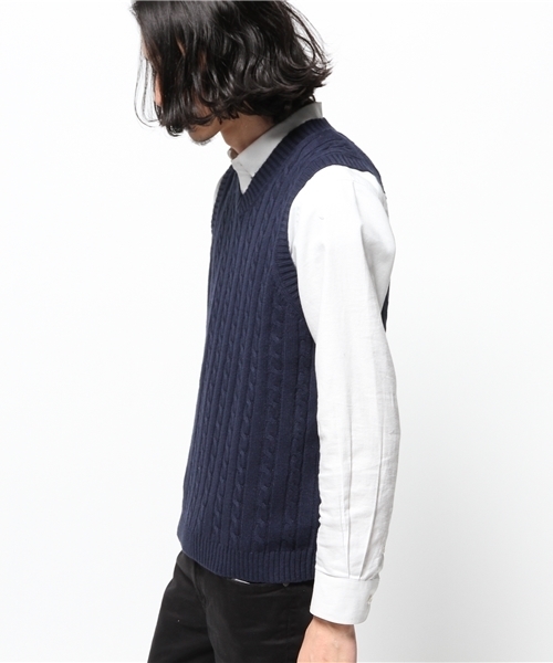 BEAMS PLUS(ビームスプラス)の「BEAMS PLUS / ケーブル ニットベスト(ベスト・メンズ・ホワイト/ケリー/ロイヤルブルー/ネイビー・MEDIUM/SMALL/LARGE)」の20枚目の写真