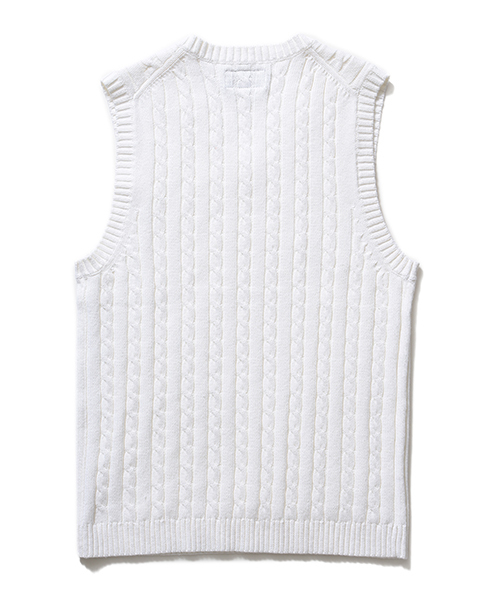 BEAMS PLUS(ビームスプラス)の「BEAMS PLUS / ケーブル ニットベスト(ベスト・メンズ・ホワイト/ケリー/ロイヤルブルー/ネイビー・MEDIUM/SMALL/LARGE)」の7枚目の写真