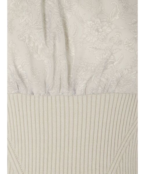 MERCURYDUO(マーキュリーデュオ)の「オープンショルダーウエストリブ切替花柄ワンピース(ワンピース・レディース・アイボリー/ライトグレー/ベージュ・SMALL/MEDIUM)」の22枚目の写真
