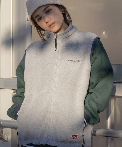 BEN DAVIS（ベンデイビス）の「【BEN DAVIS(ベンデイビス)】FLEECE VEST / ≪NAVAL別注≫ フリース フルジップ ワンポイント刺繍 スタンドカラー ベスト（ベスト・メンズ・ダークグリーン/ターコイズブルー/イエロー/グレー・MEDIUM/X-LARGE/LARGE）」の5枚目の写真